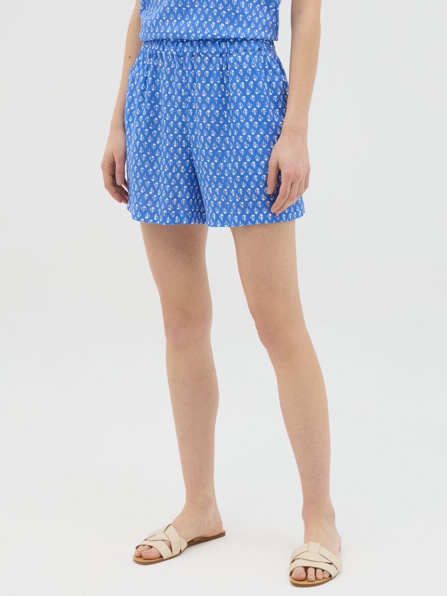 Light blue viscose shorts with ethnic pattern_1