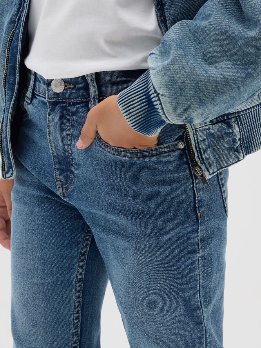 Jeans da ragazzo in denim blu regular fit_3