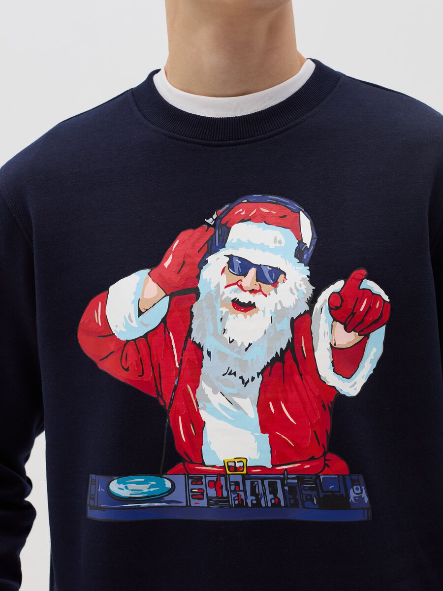 Sweatshirt with Father Christmas deejay print and round neck_2