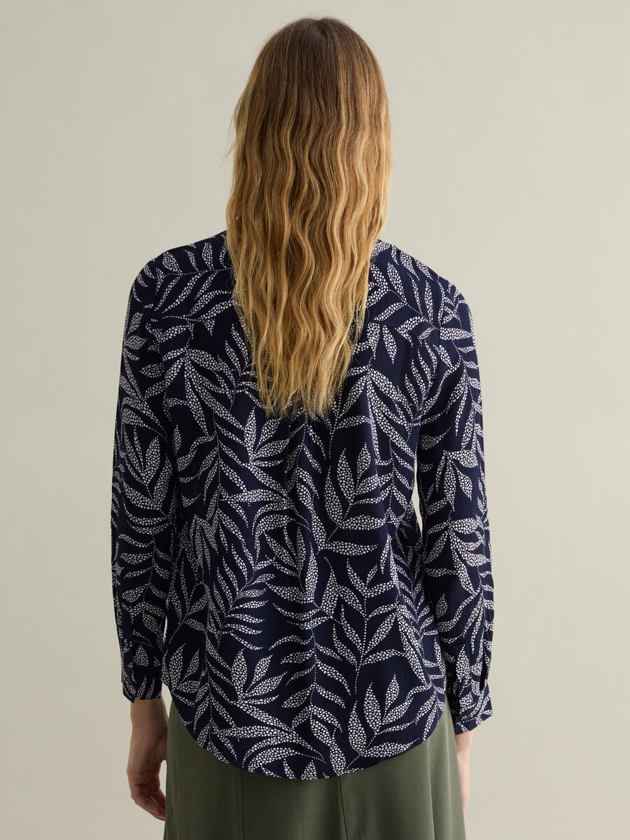 Viscose shirt with foliage print_2