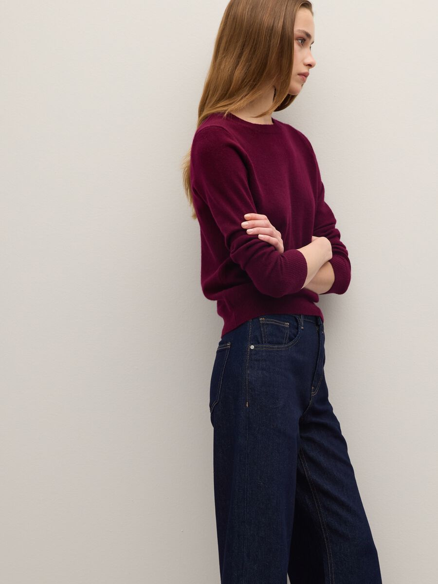 Red crew neck sweater in pure cashmere regular fit_3