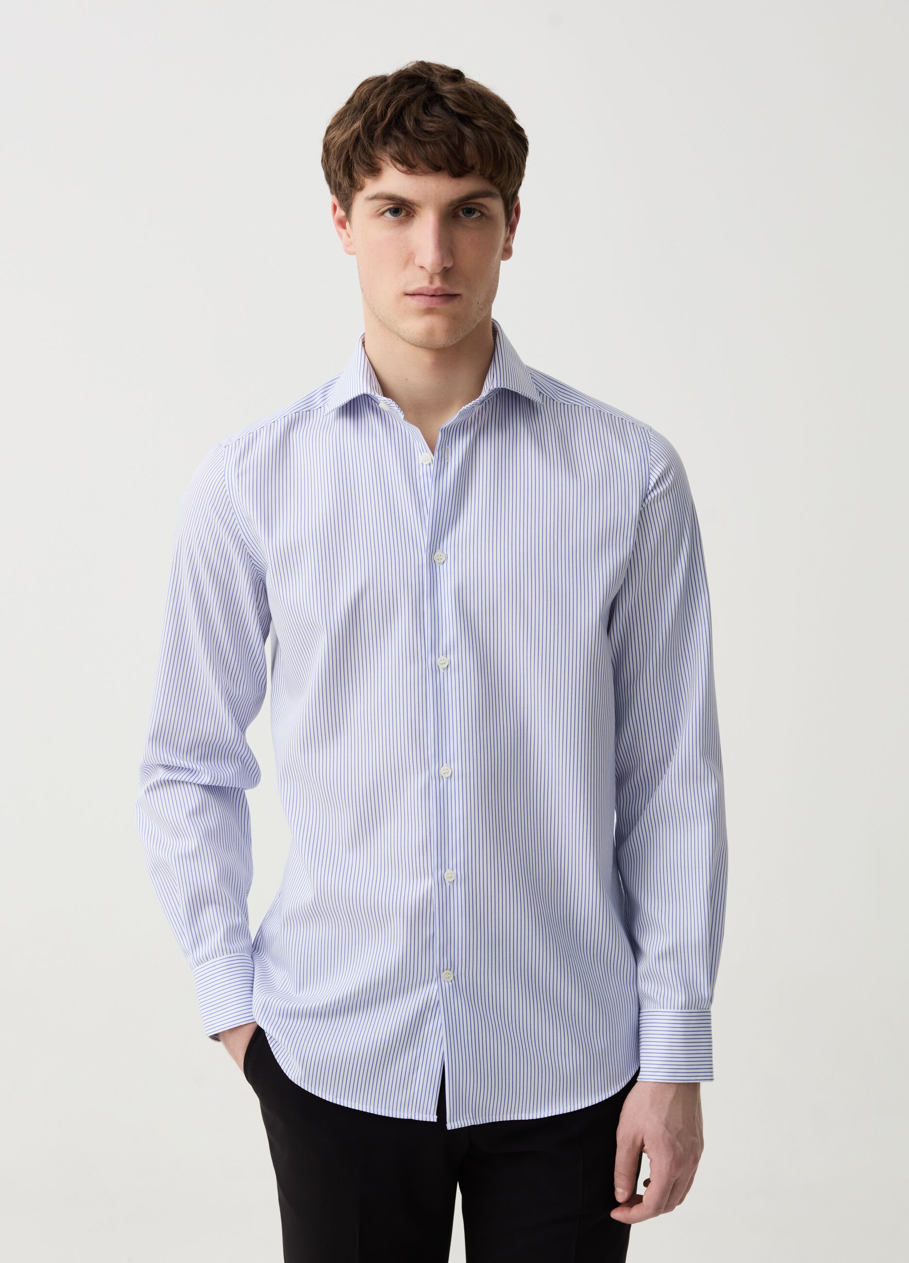 Camicia slim fit in cotone no stiro a righe sottili