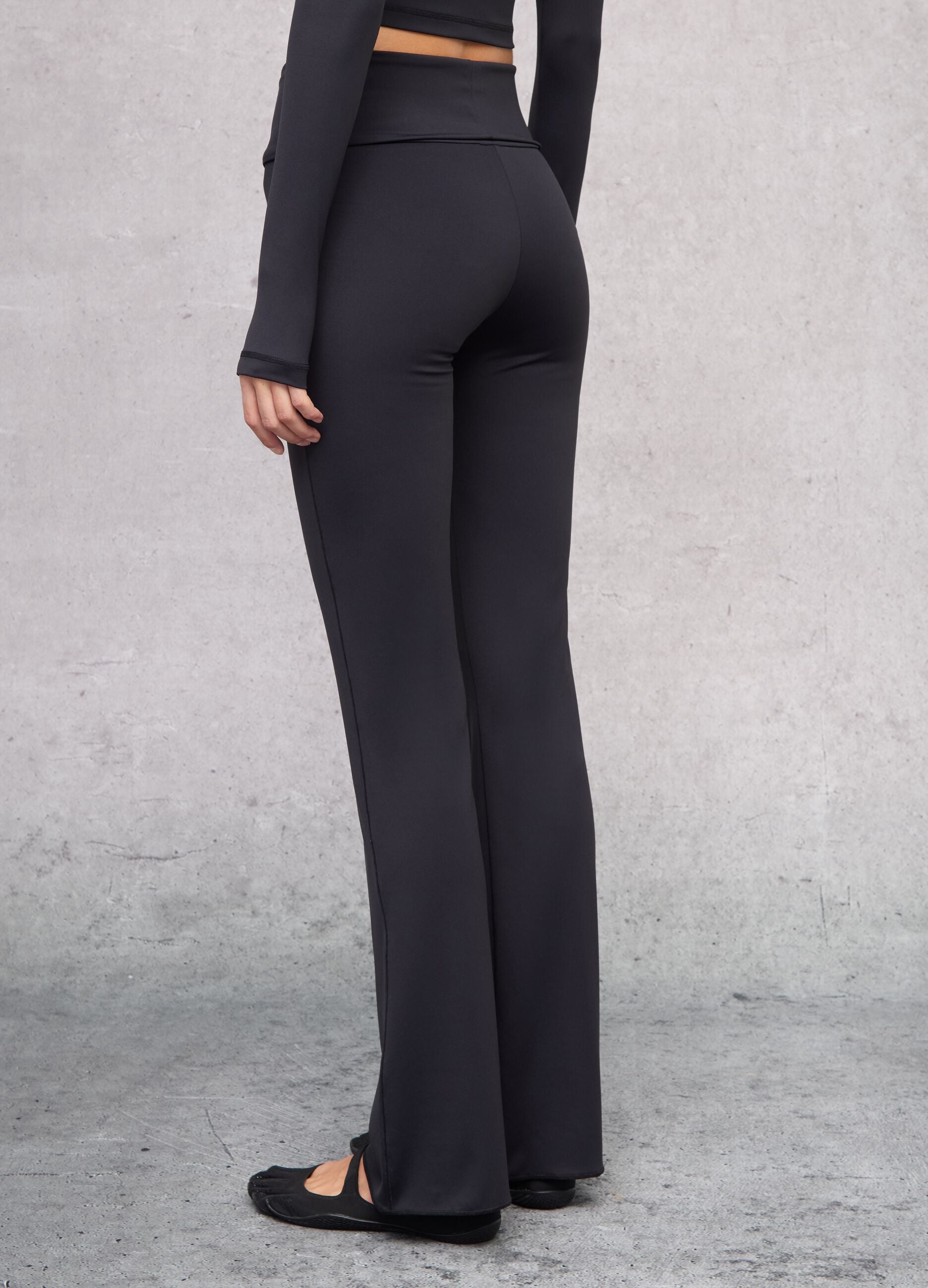 Technical Yoga Flare Pants Black