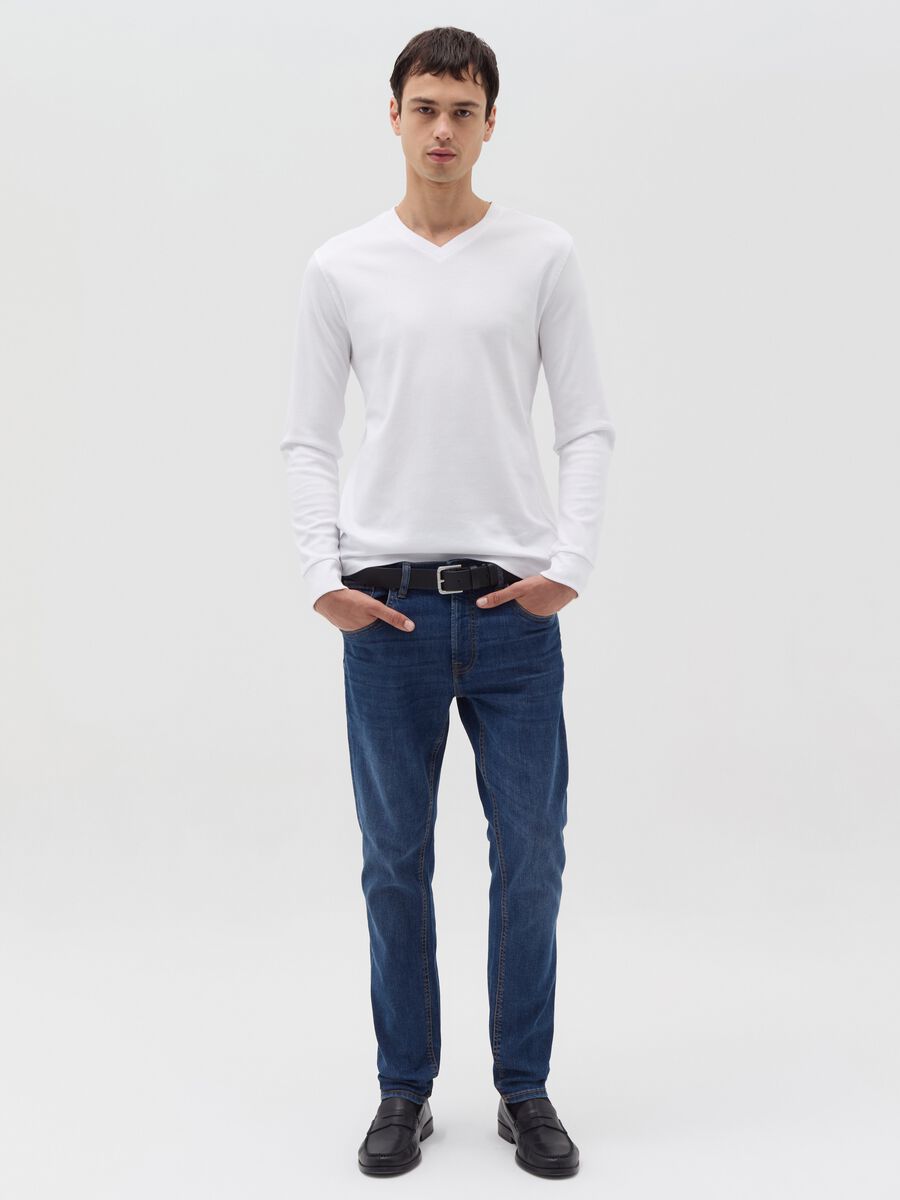 Long-sleeved T-shirt with V neck_1