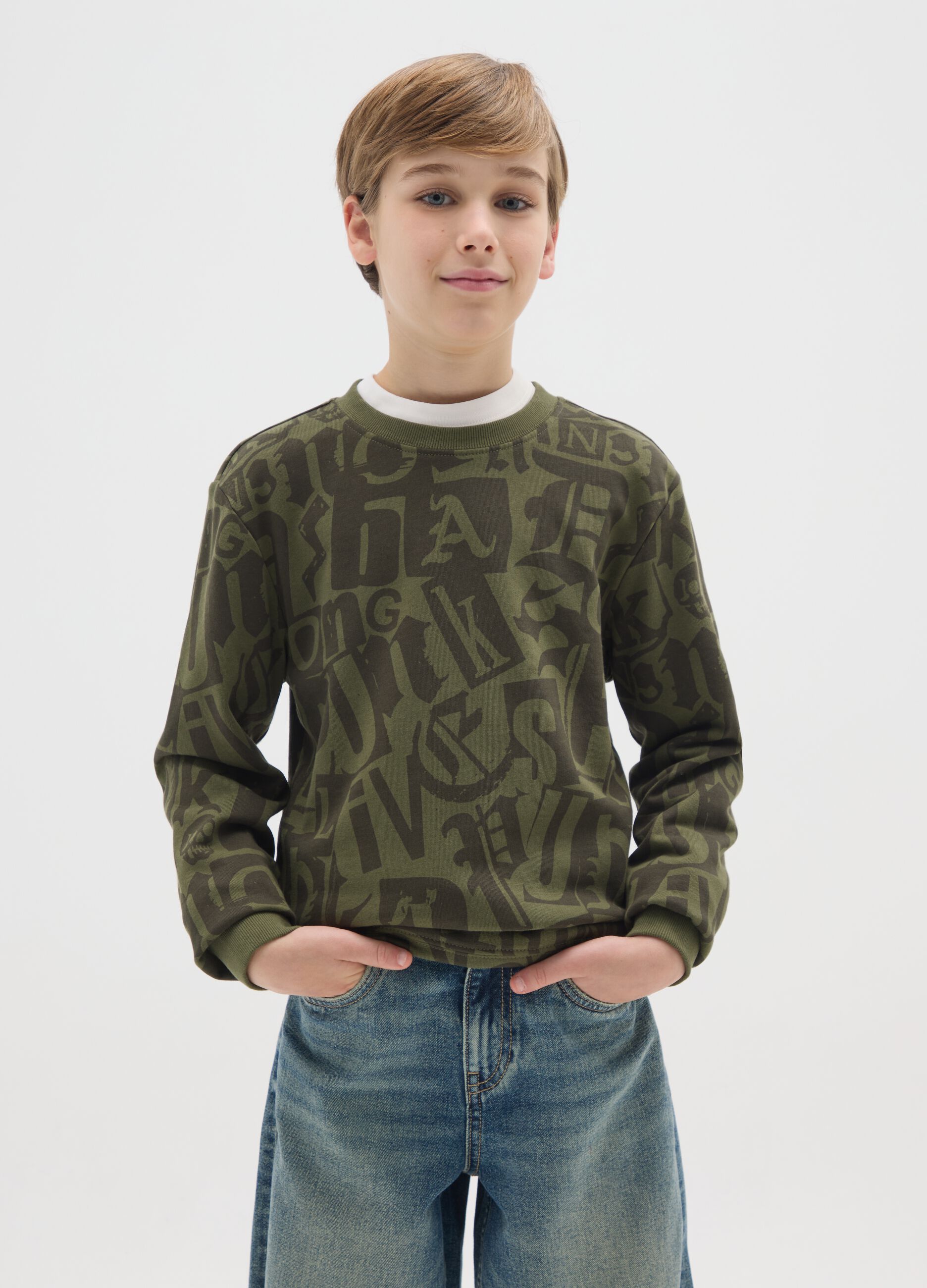 Green cotton sweatshirt with round neck