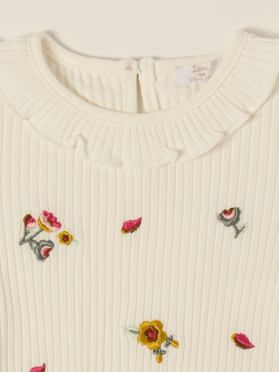 White long sleeve top with embroidery_2