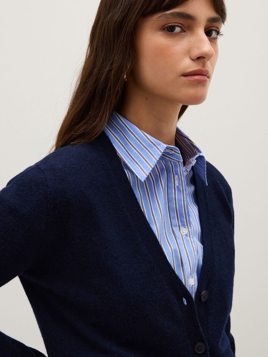 Cardigan in pura lana blu regular fit_3