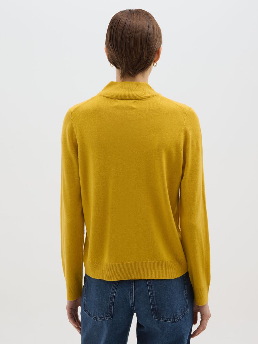 Yellow regular fit turtleneck pullover_2