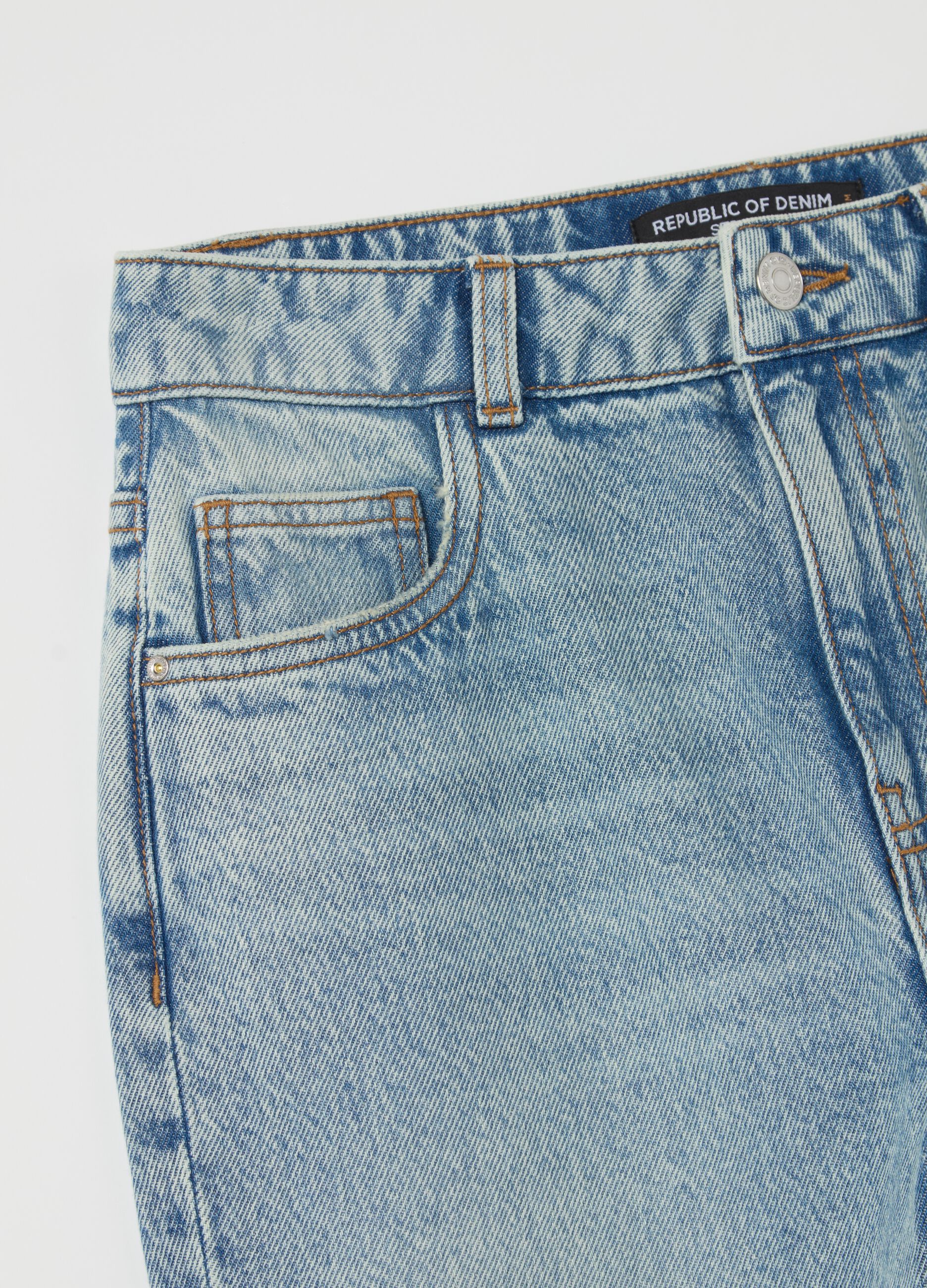 Five-pocket,straight-fit jeans