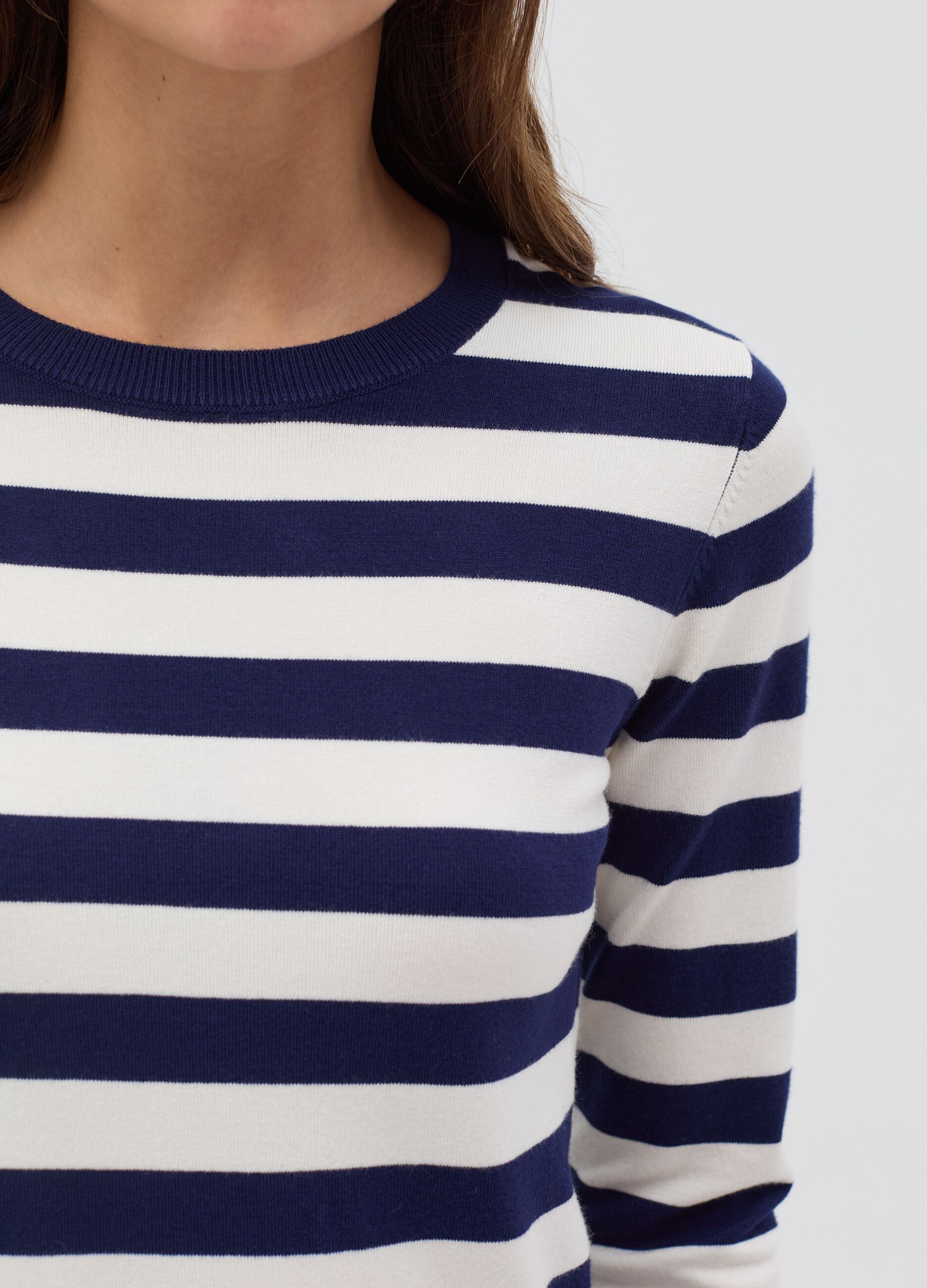 Long-sleeved top with striped pattern