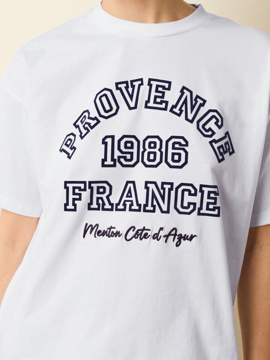 T-shirt with embroidery and print_3