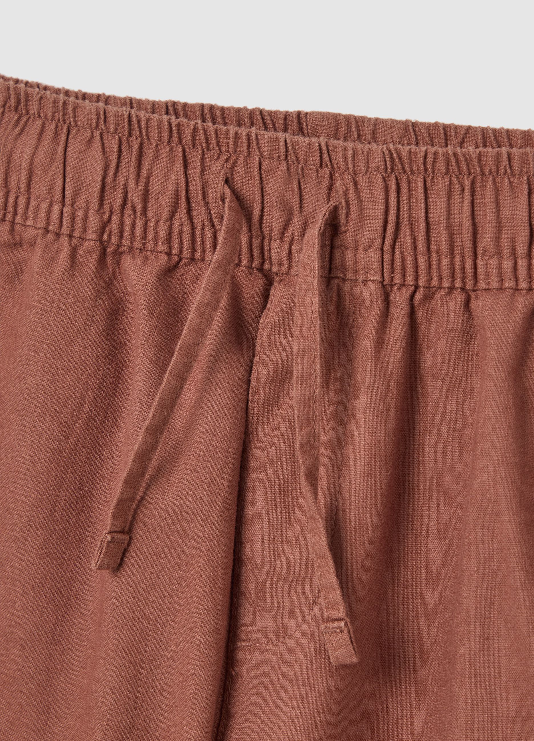 Children's regular fit brown linen blend shorts with cargo pockets