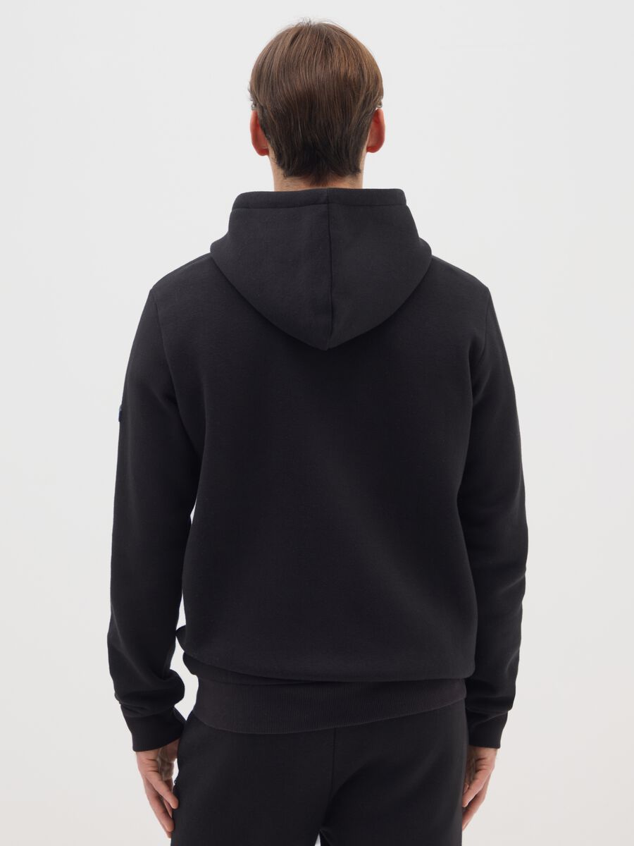 Felpa nera con cappuccio in misto cotone_2