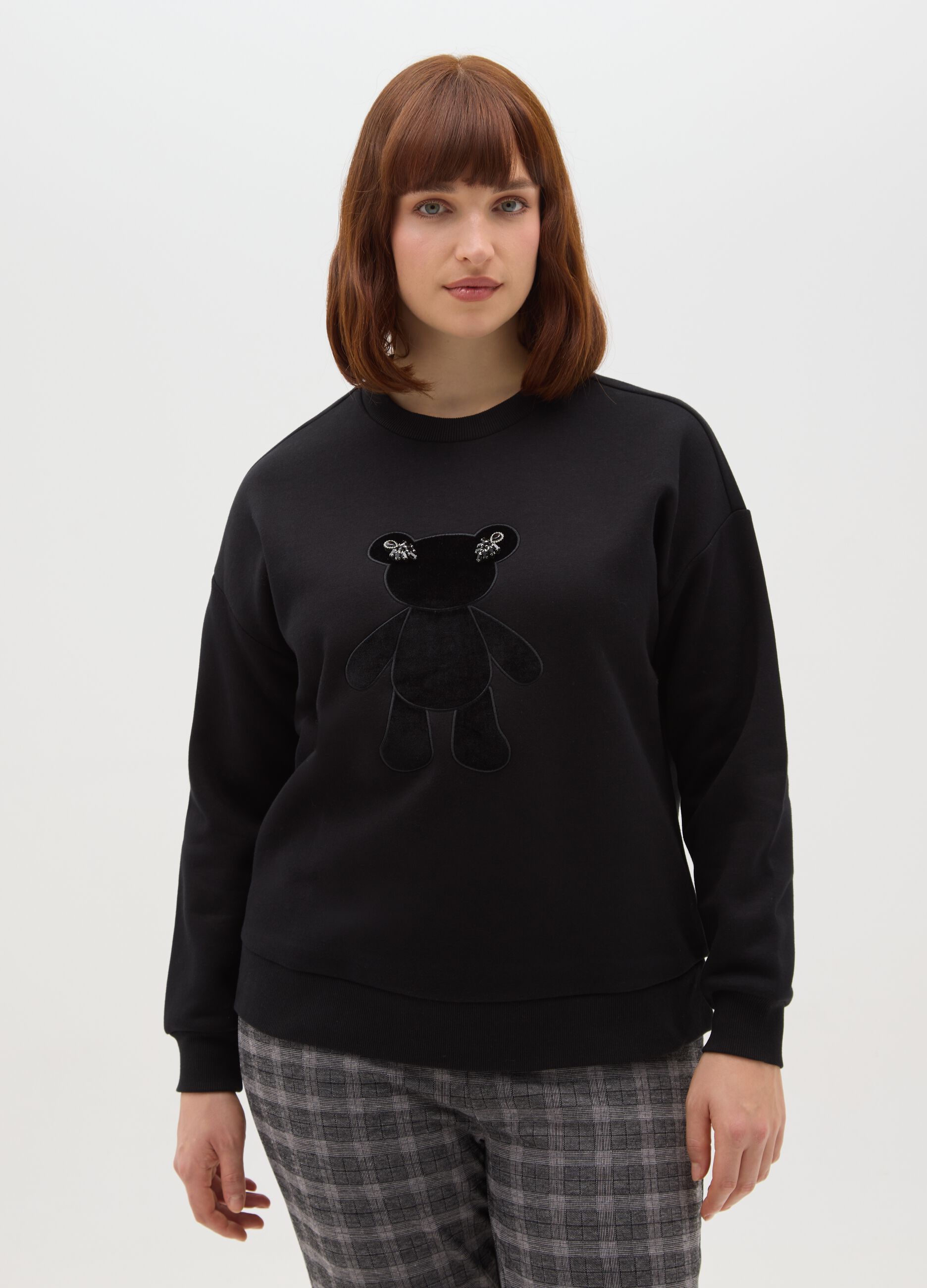 Felpa nera in misto cotone regular fit con orsetto ricamato