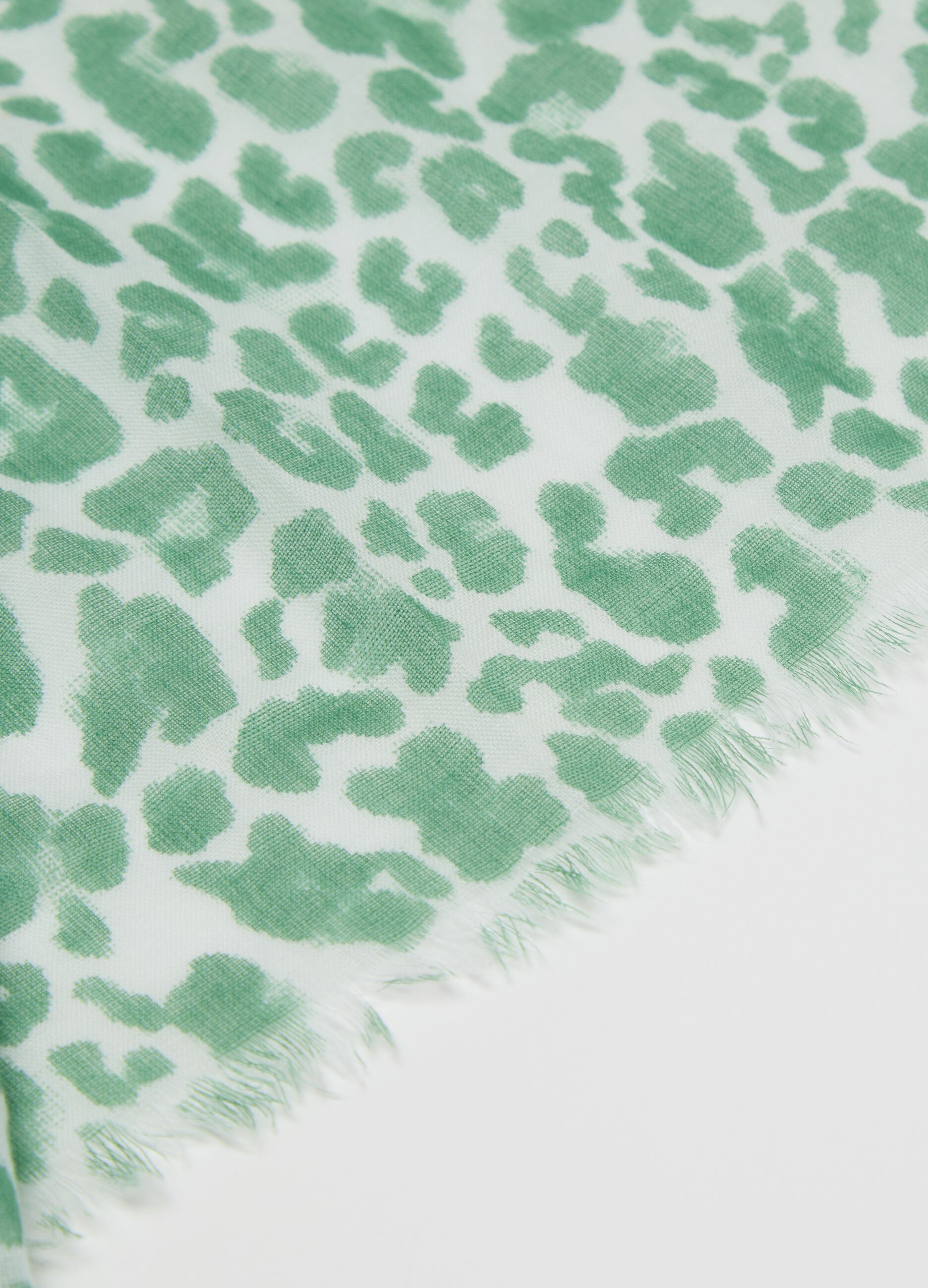 Fringed scarf in cotton
