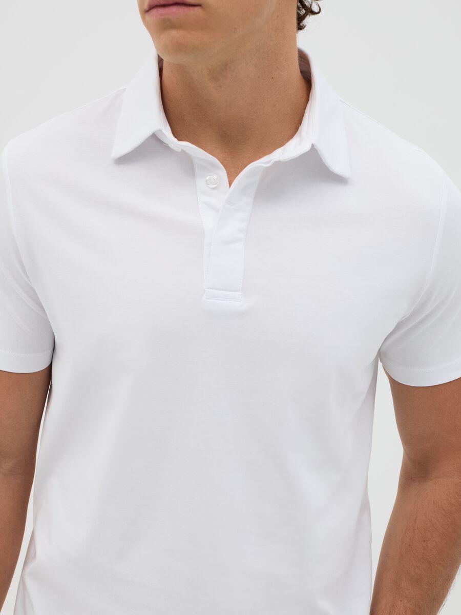 White regular-fit polo shirt with short sleeves_2