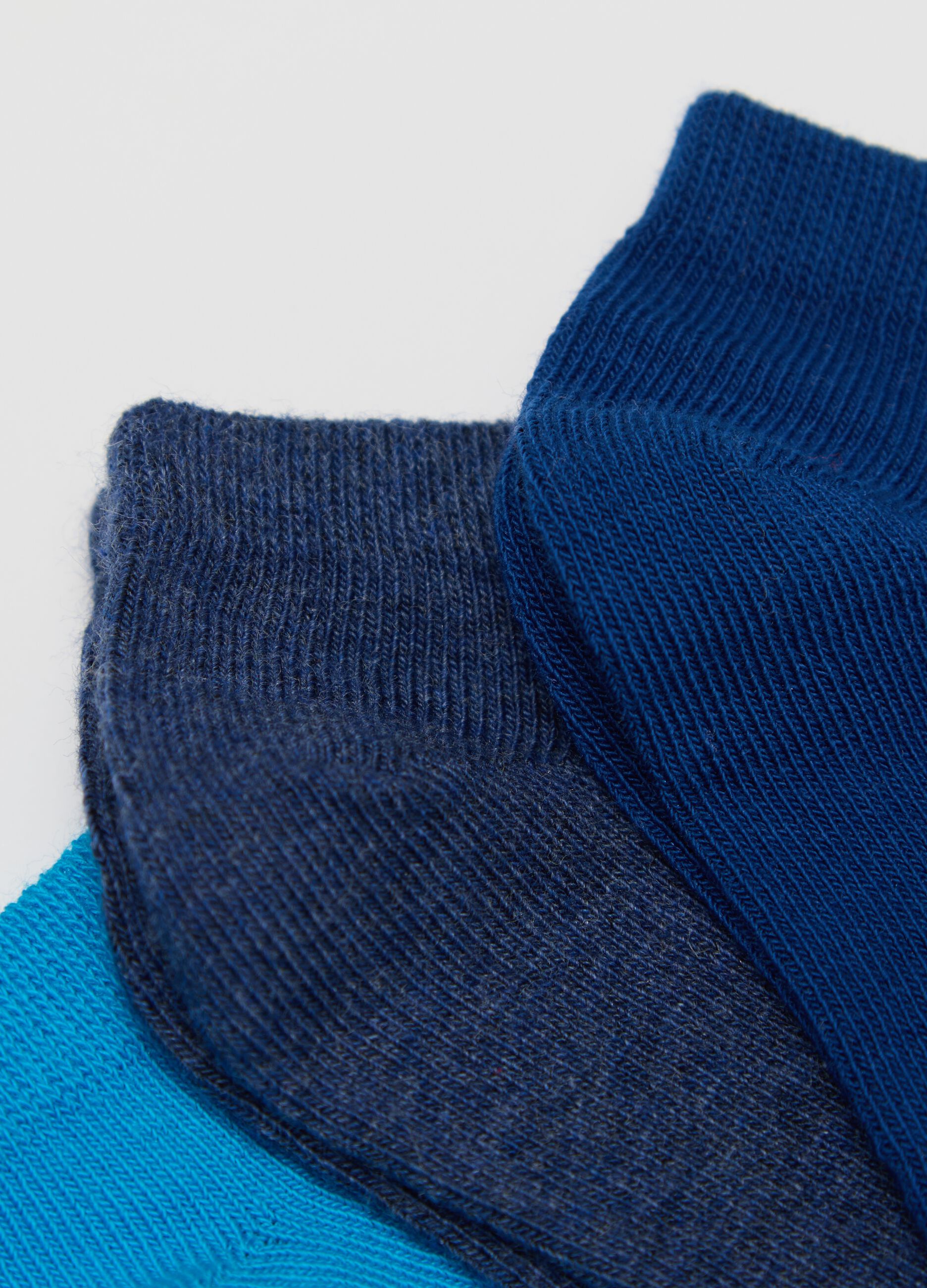 Five-pair pack white and light blue stretch shoe liners