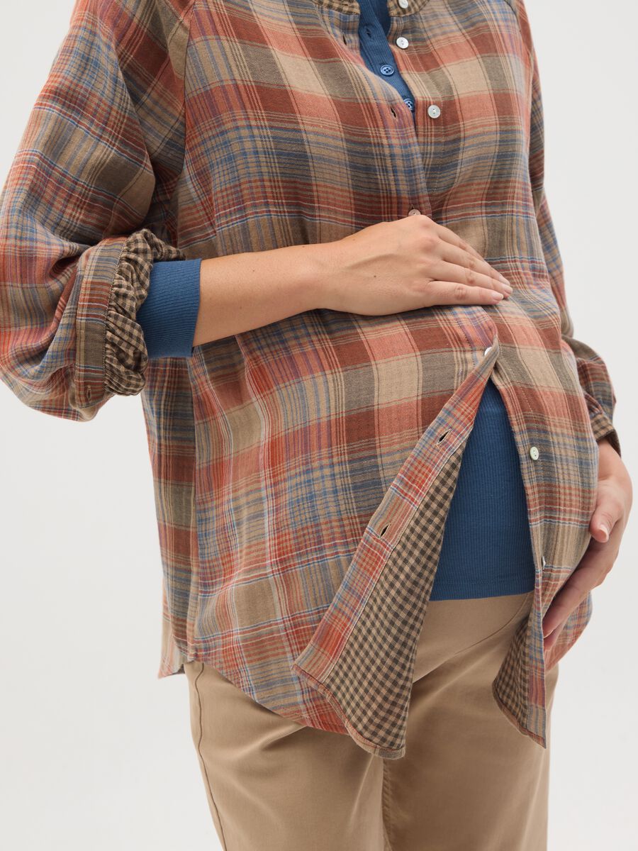 Multicolor Check Maternity Shirt_2