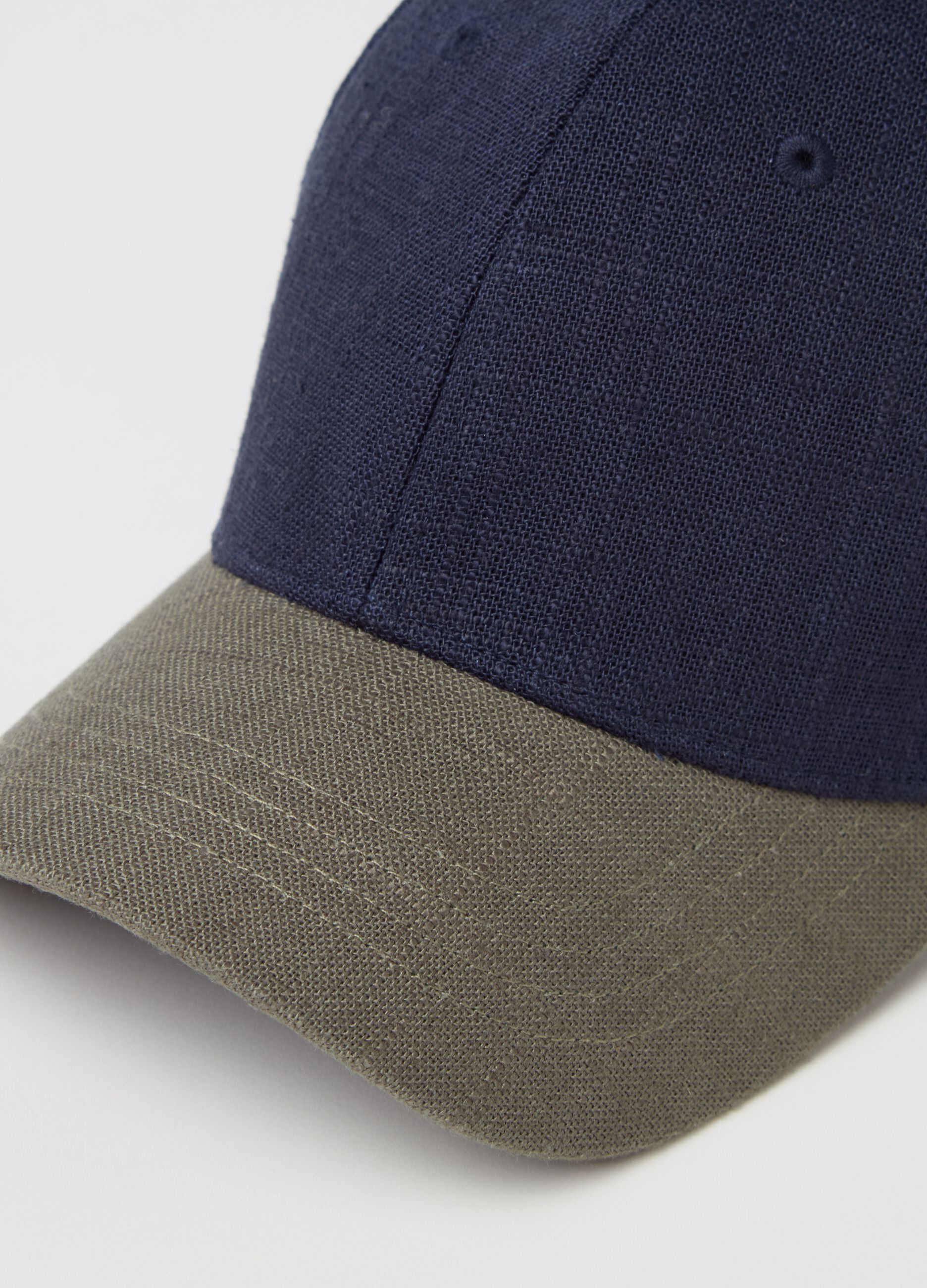 Baseball cap in viscose and linen