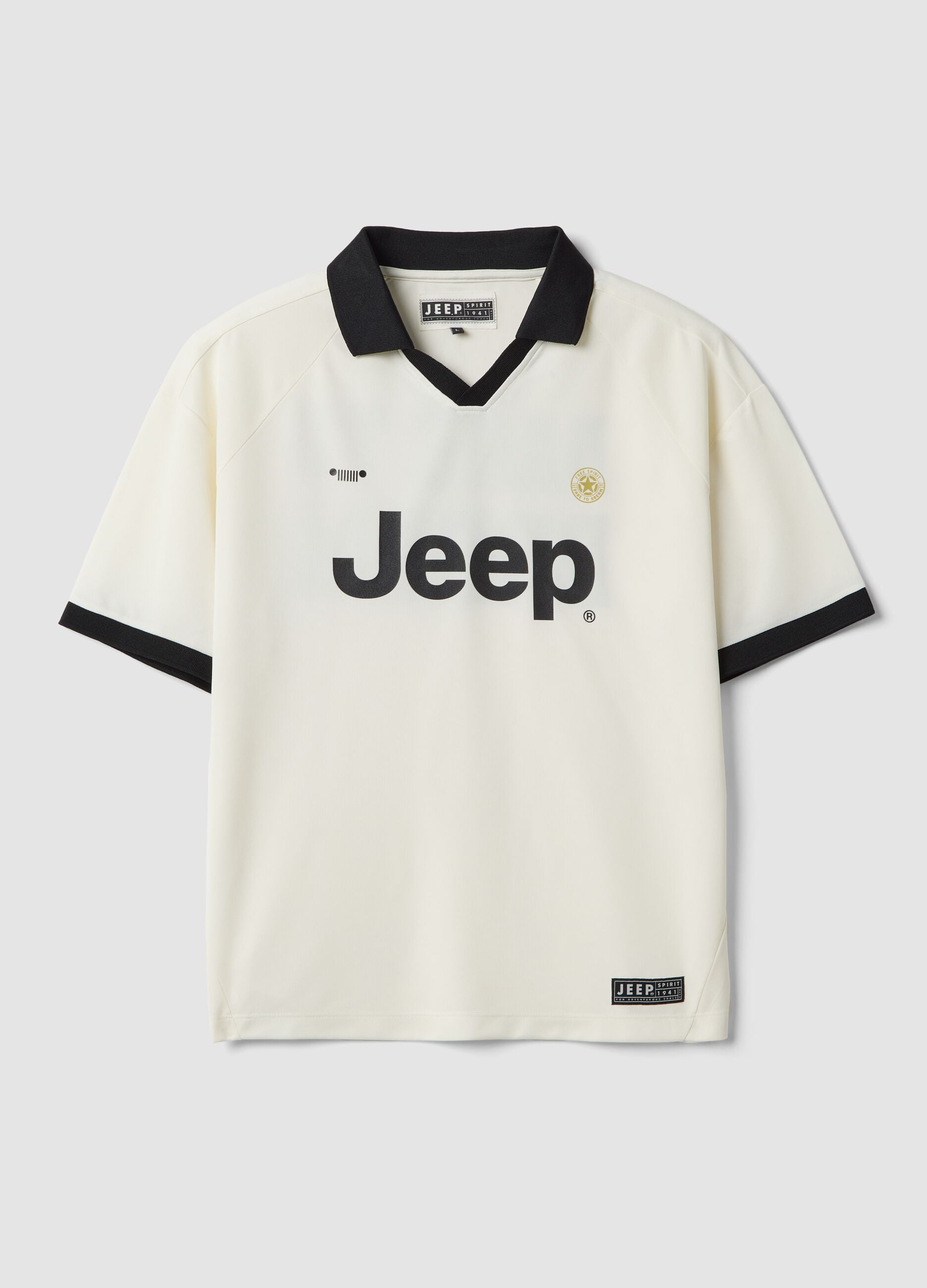 White regular-fit T-shirt with contrast collar and Jeep logo