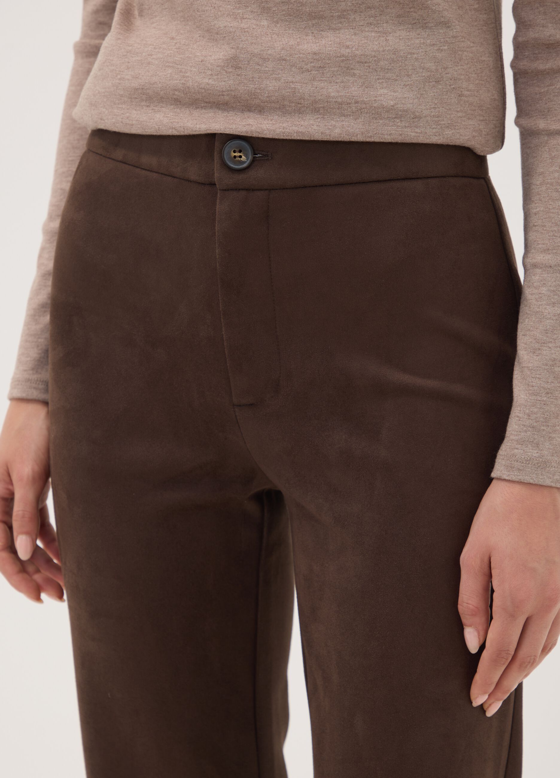 Pantaloni marroni flare in tessuto elasticizzato