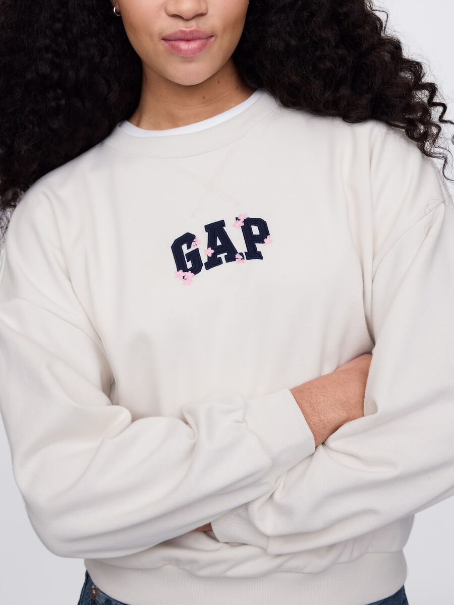 White sweatshirt with logo embroidery_3
