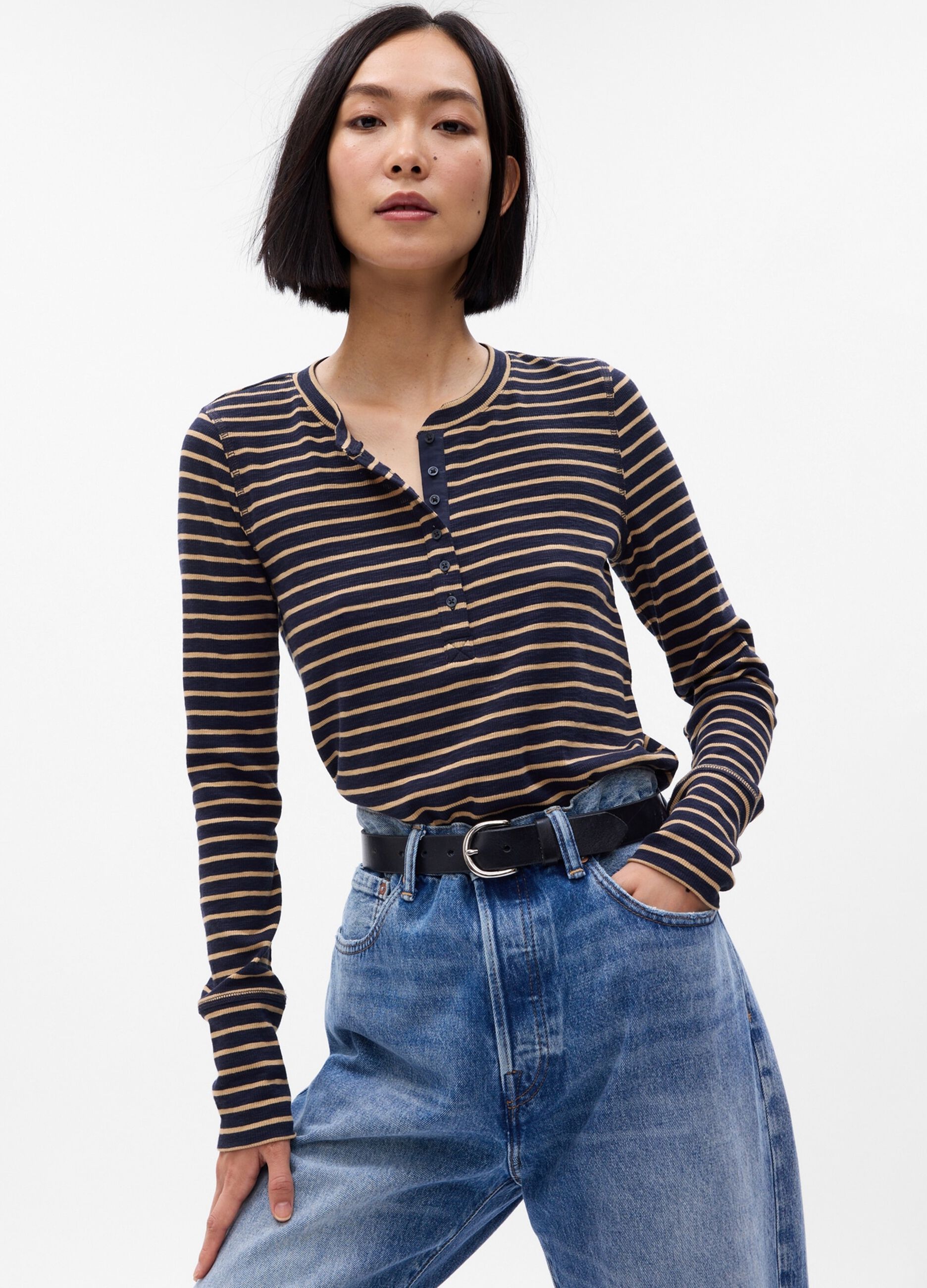 GAP T-shirt a costine sottili scollo serafino