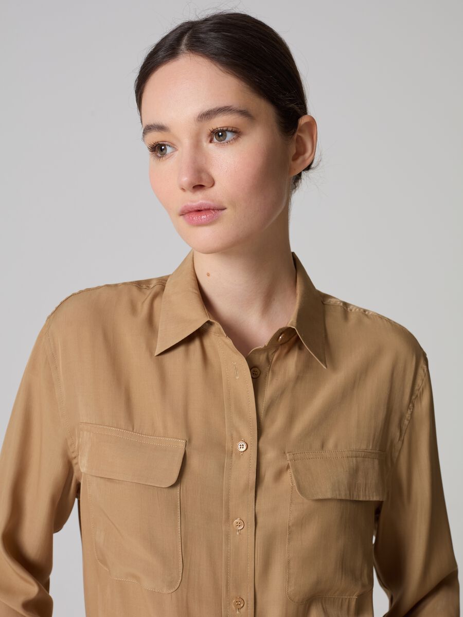 Contemporary relaxed-fit shirt in satin_1