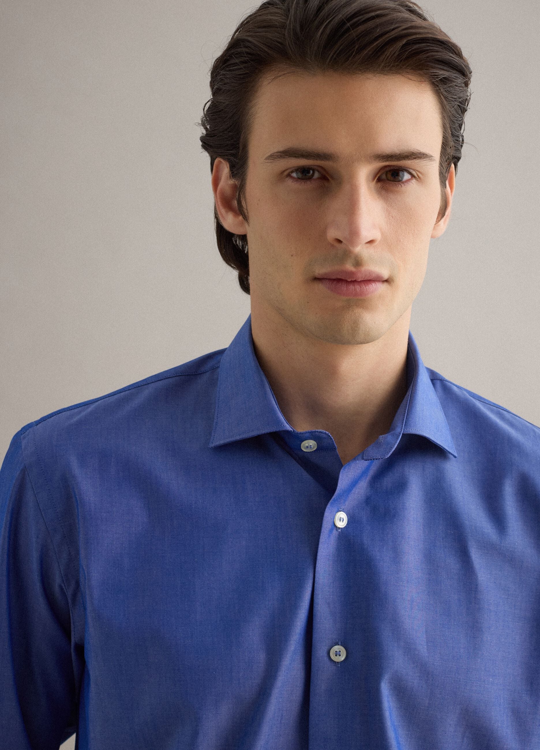 Long-sleeved blue cotton shirt, regular fit