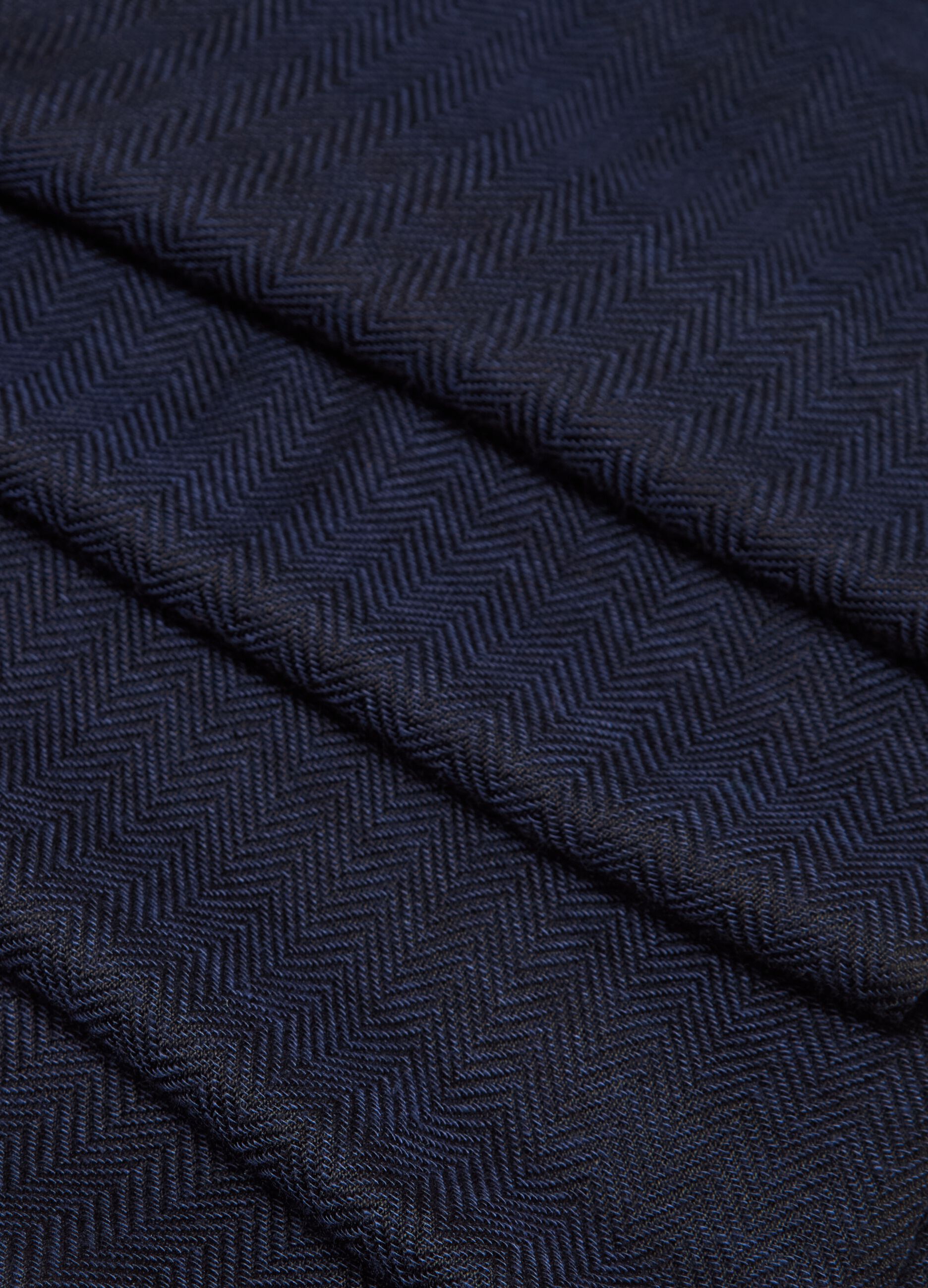 Pashmina with herringbone design