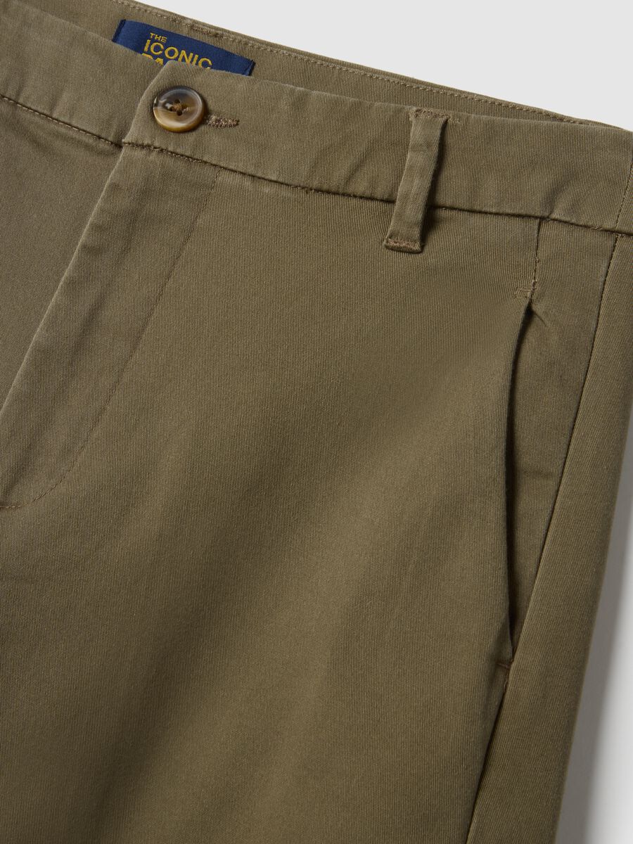 Green stretch cotton regular fit chino trousers_5