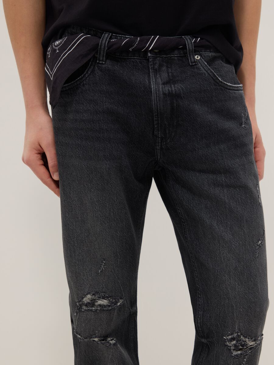 Black Pure Cotton Slim Fit Distressed Jeans_3
