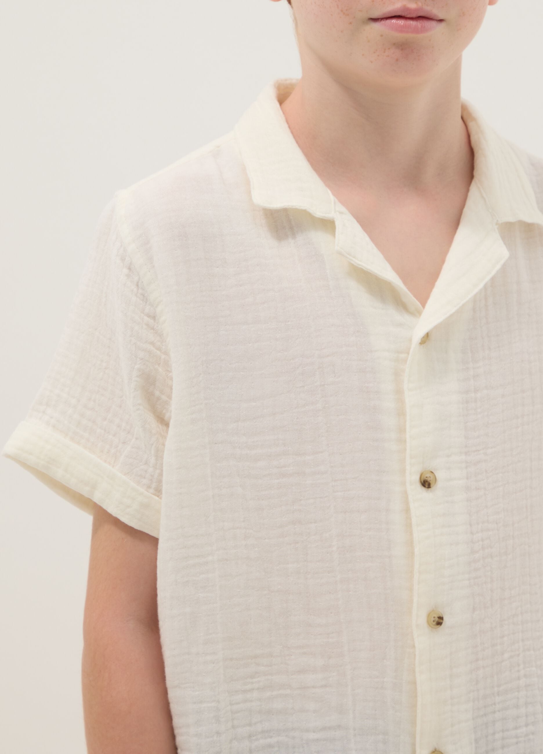 Boys&rsquo; white pure cotton shirt with crinkled texture
