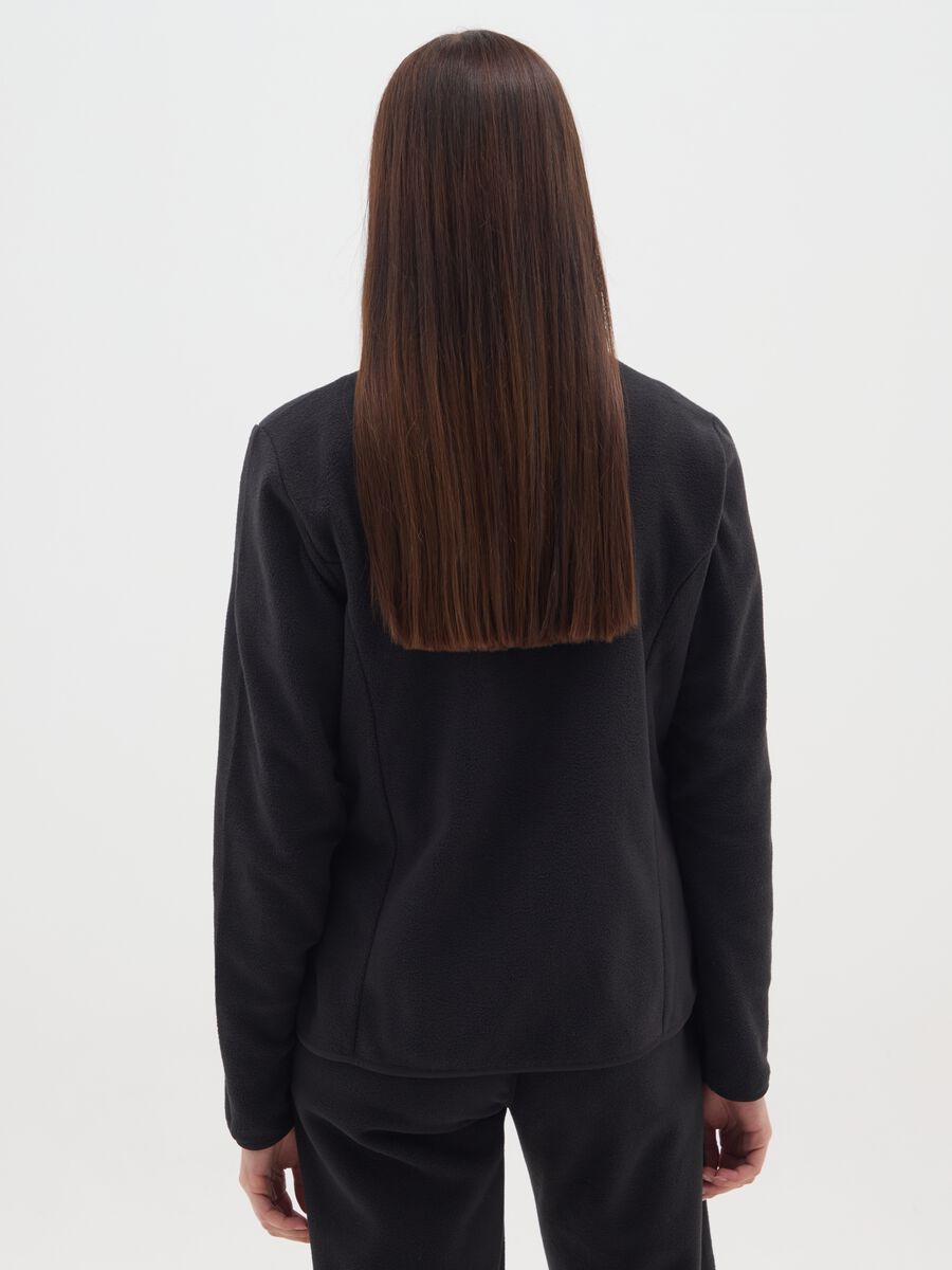 Felpa in pile nera vestibilità fitted e zip_2