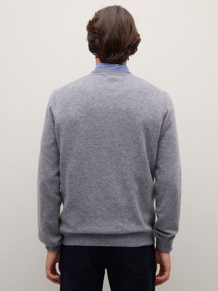 Grey lambswool crew-neck jumper, regular fit_3