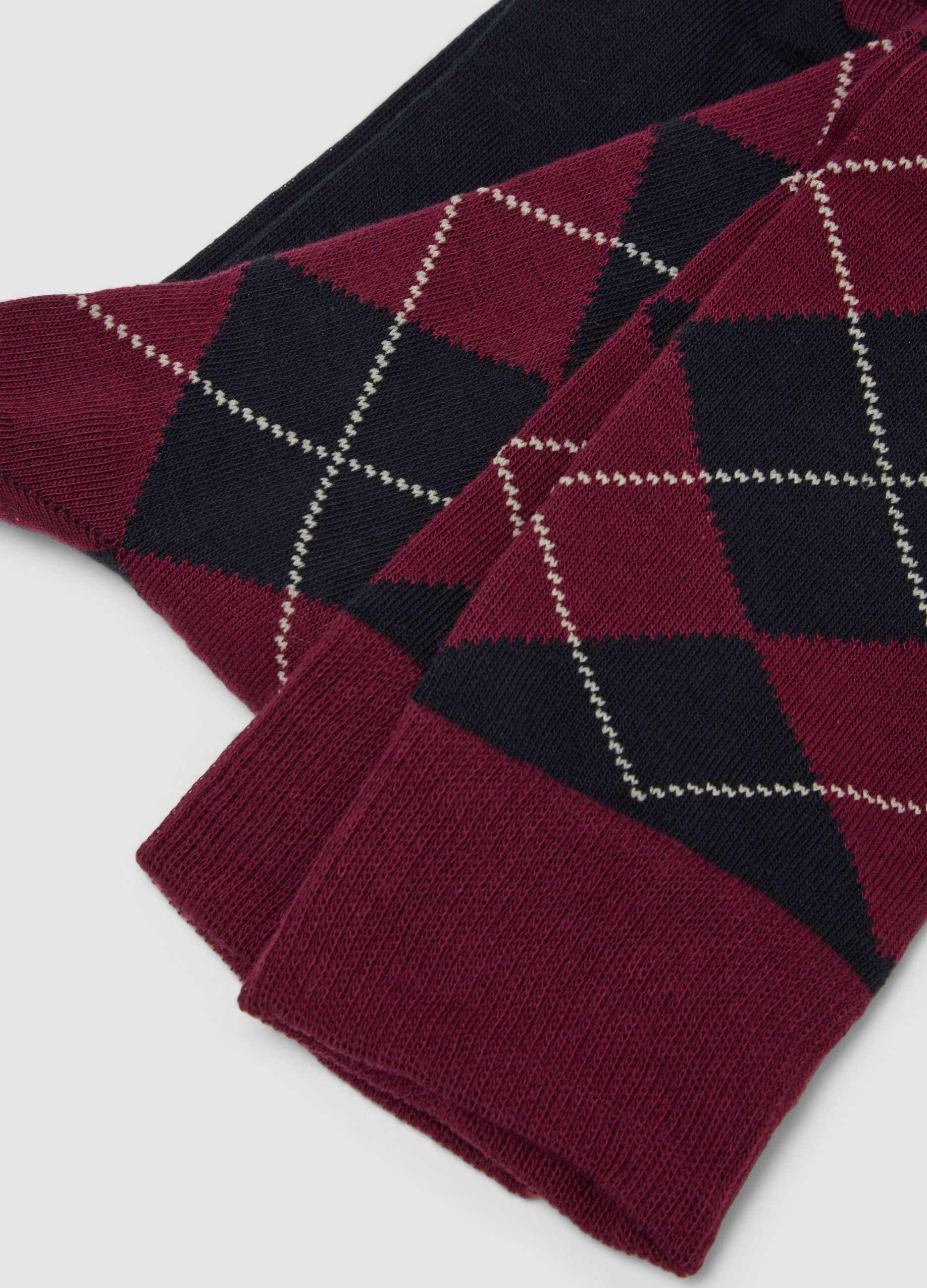 Two-pack of navy blue, burgundy red and ivory long socks in stretch cotton