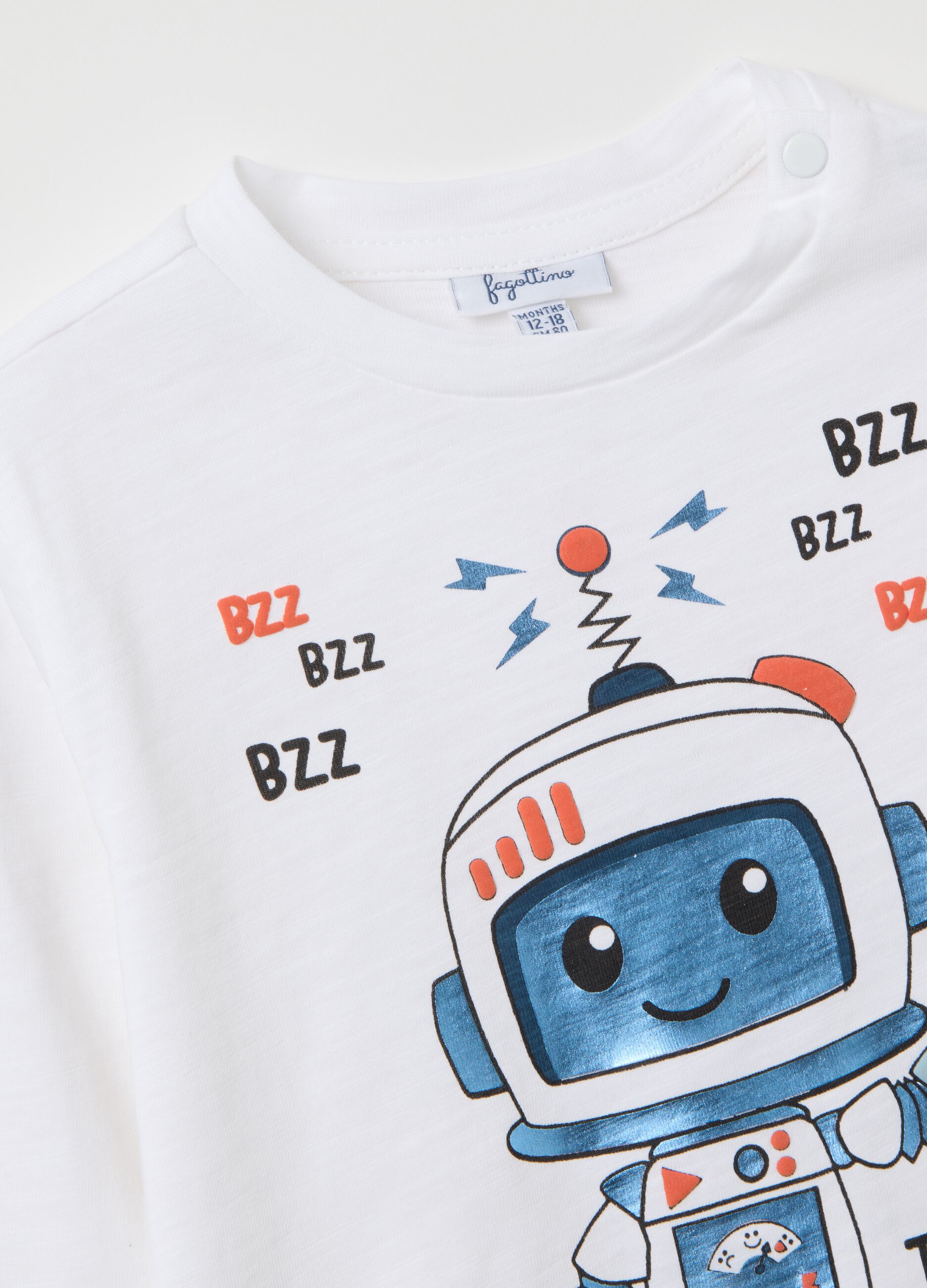 White T-shirt with child robot print