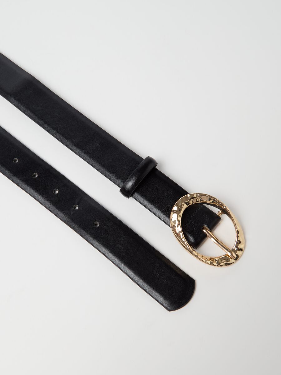 Belt with textured metal buckle_1