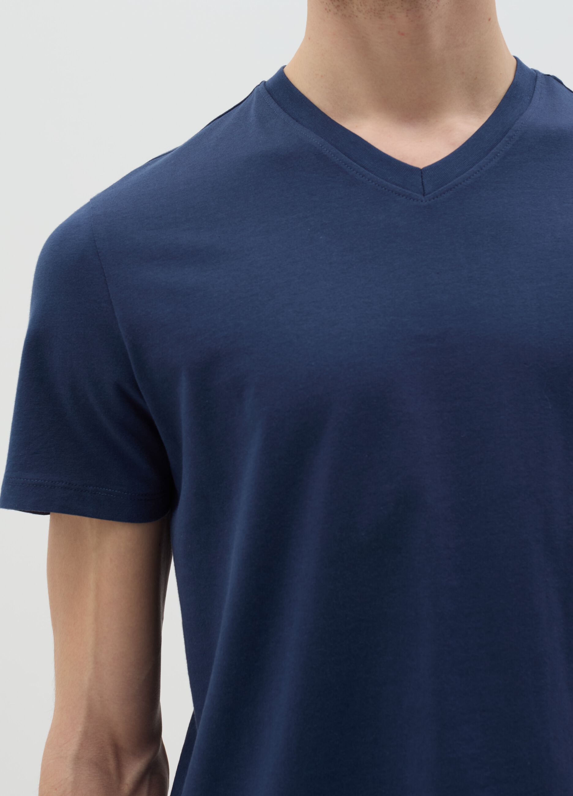 Organic cotton T-shirt with V neck