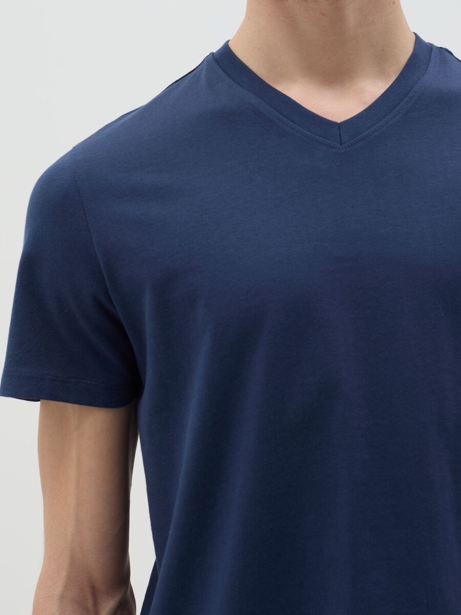Organic cotton T-shirt with V neck_2