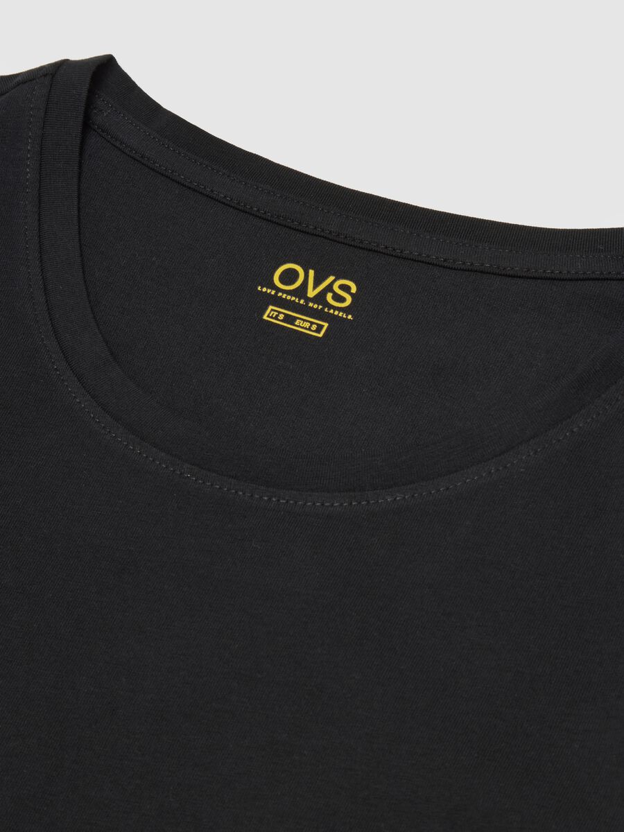 Maglietta nera in cotone elasticizzato vestibilità regular_5