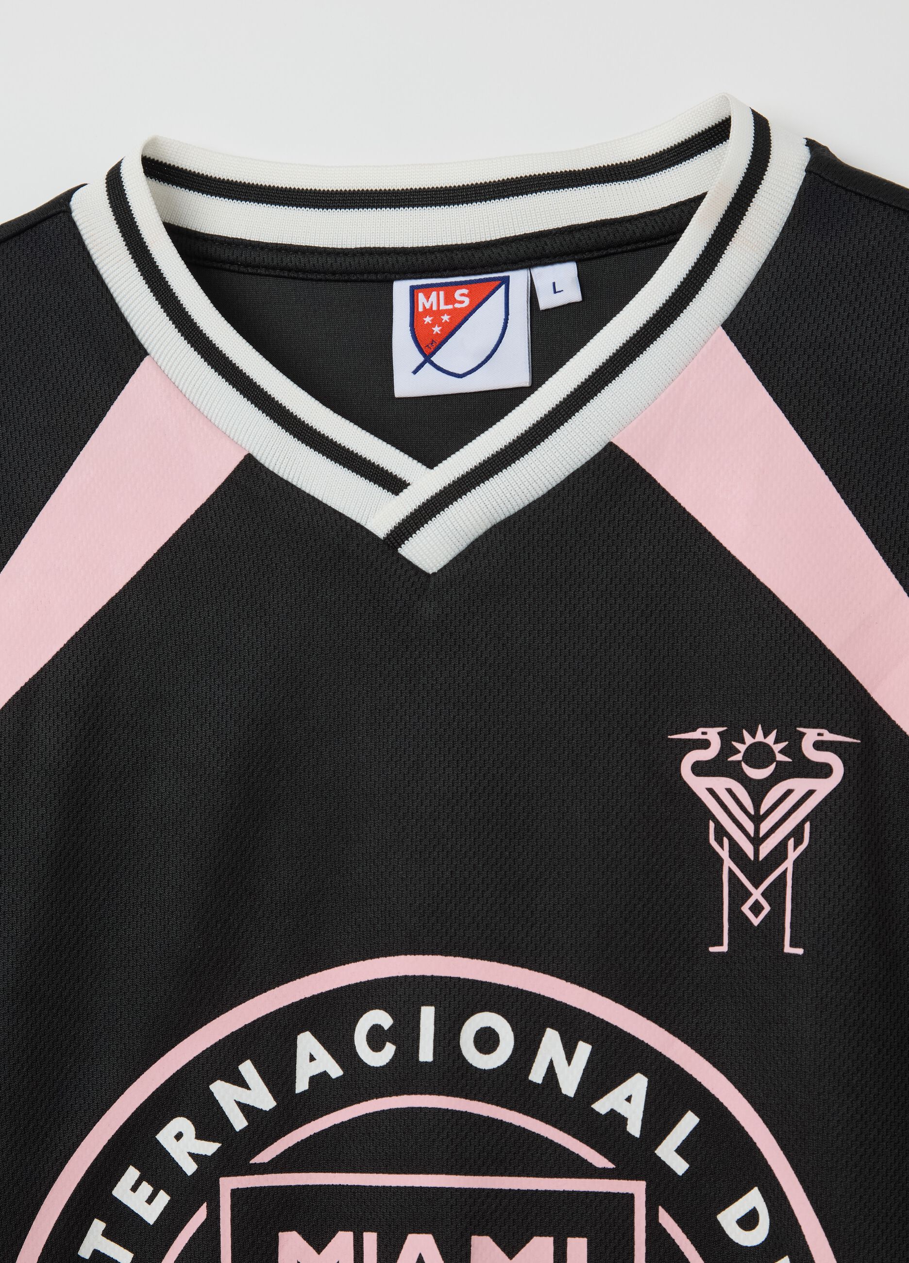 Black T-shirt with pink Club Internacional De Fùtbol Miami details
