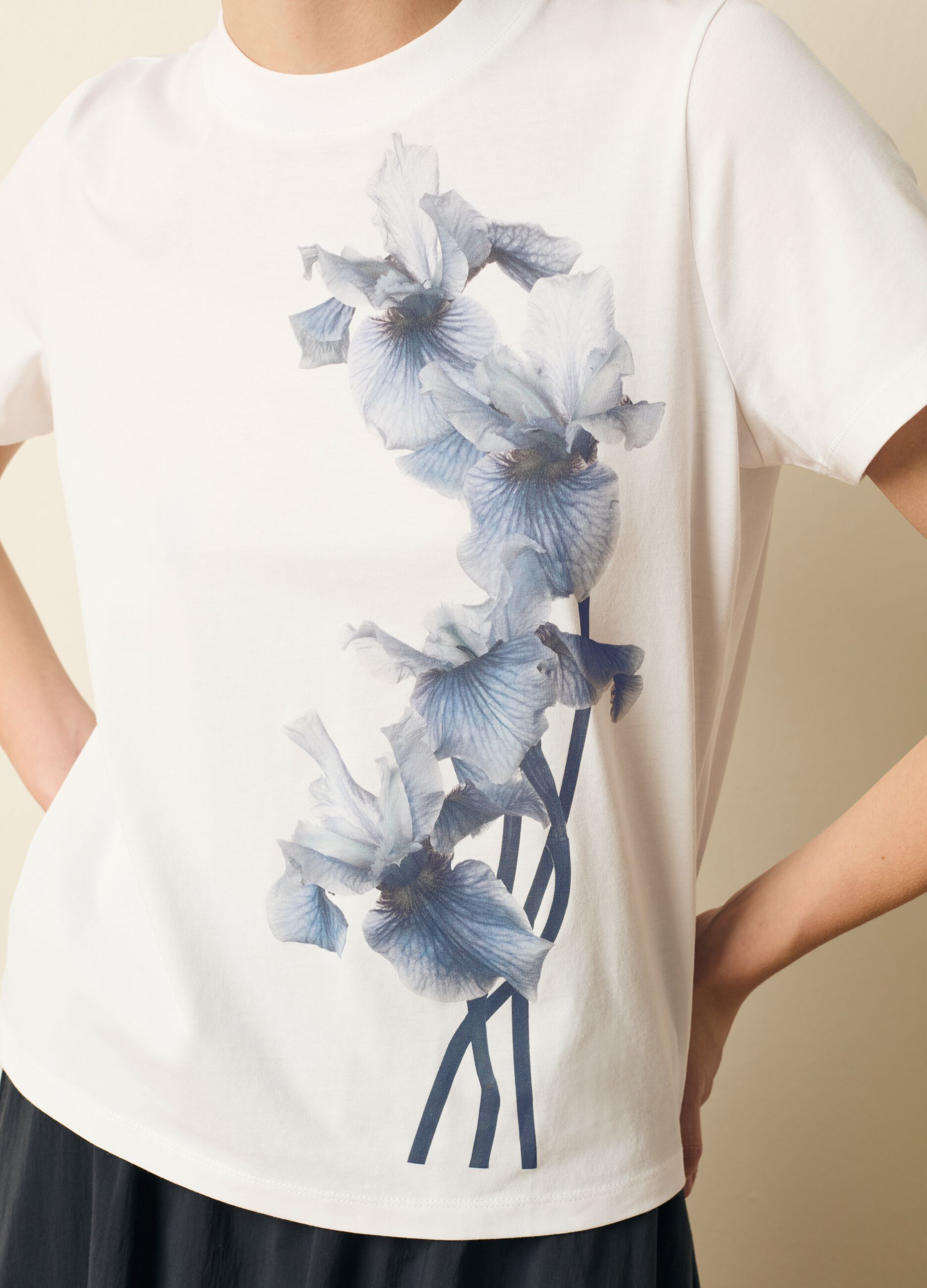 Cotton T-shirt with flowers print