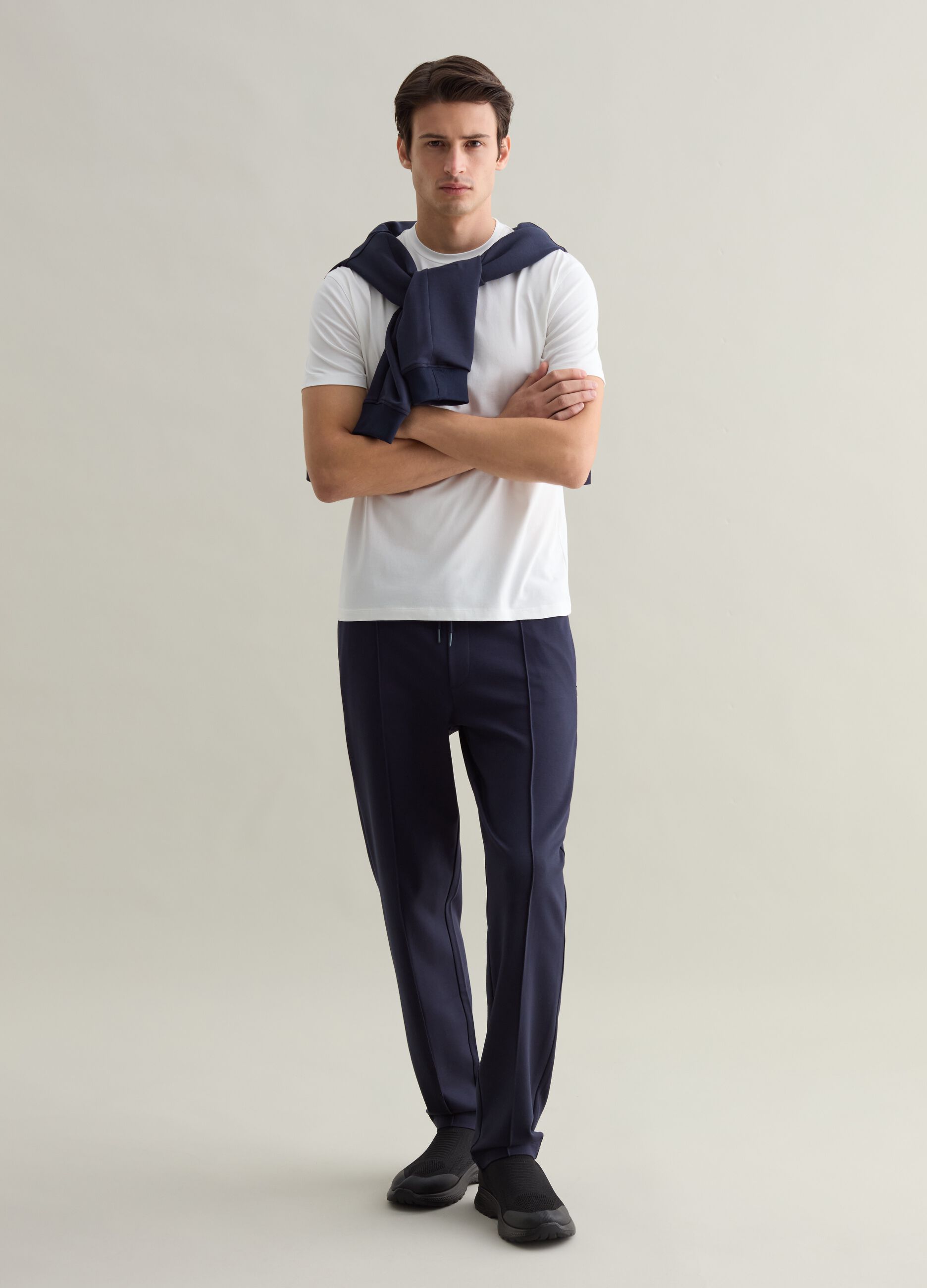 T shirt nei pantaloni cheap
