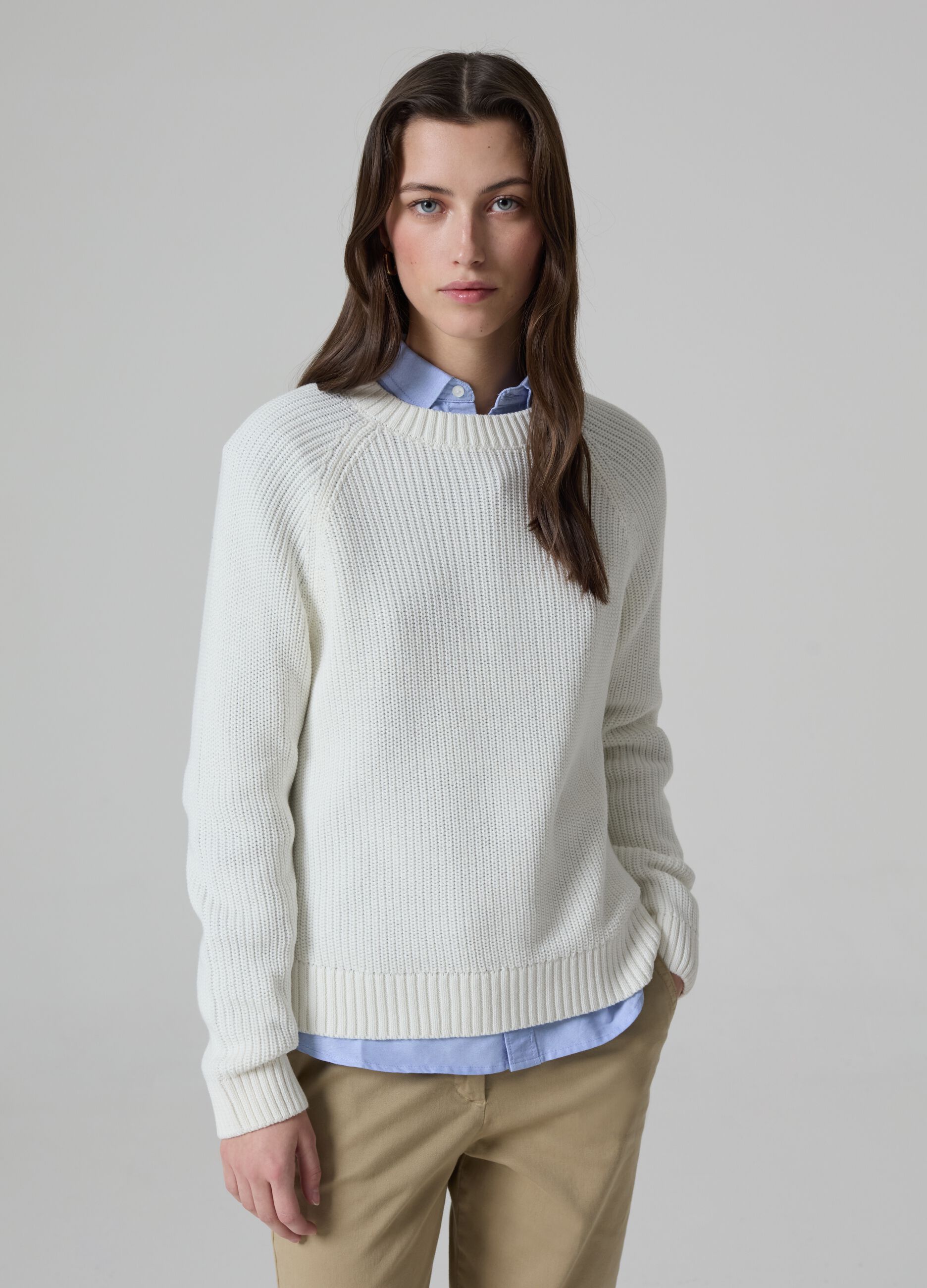 Ribbed pullover with raglan sleeves