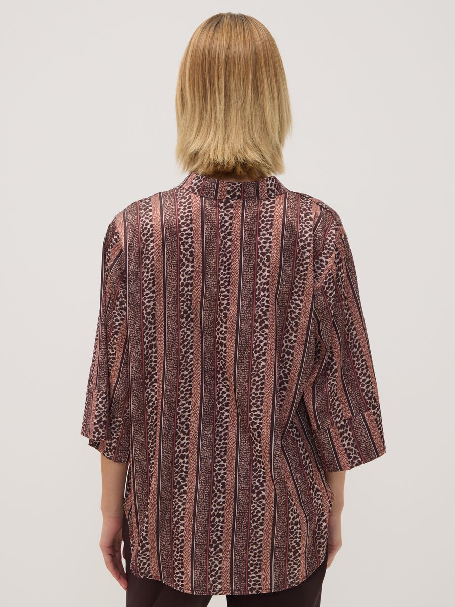 Blusa marrone regular fit con stampa a righe regular fit_3