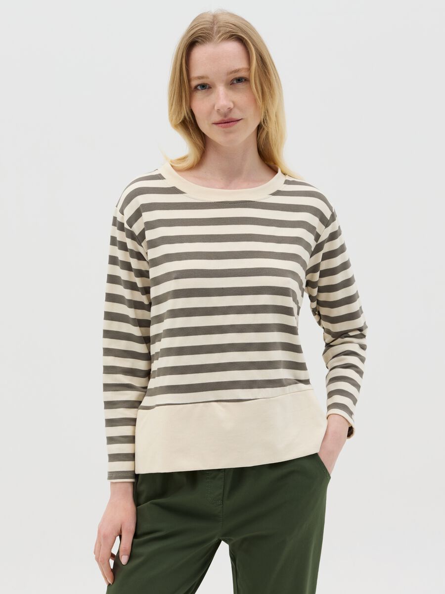 Beige and green striped top with long sleeves_0