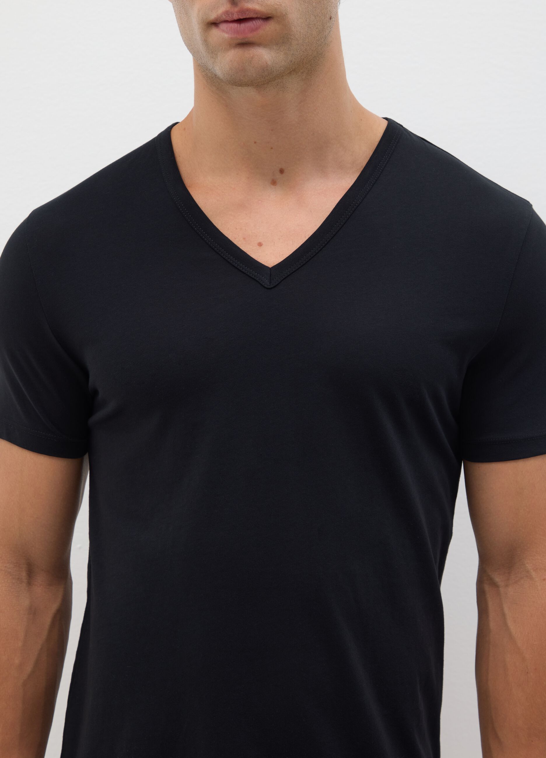 Men's black pure cotton V-neck T-shirts 2-pack, regular fit