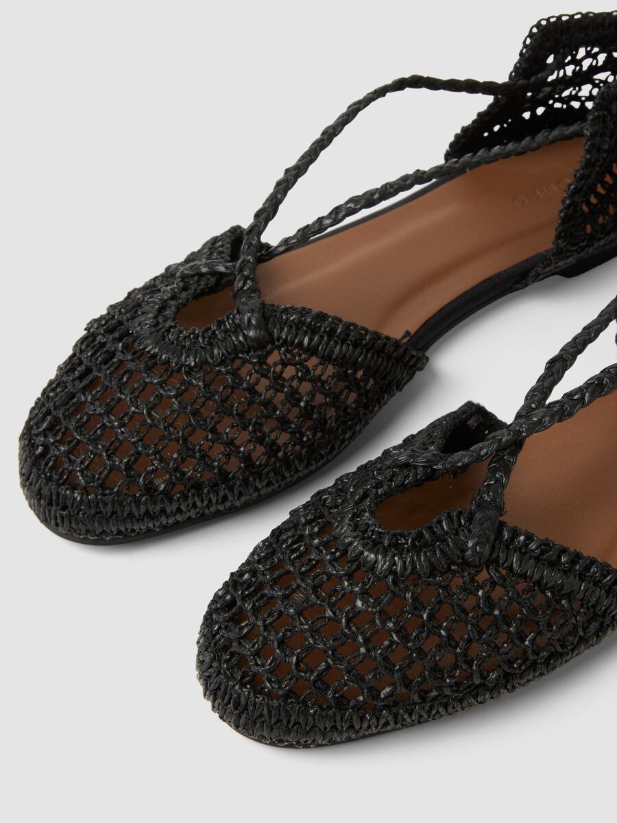 Black woven sandals_1