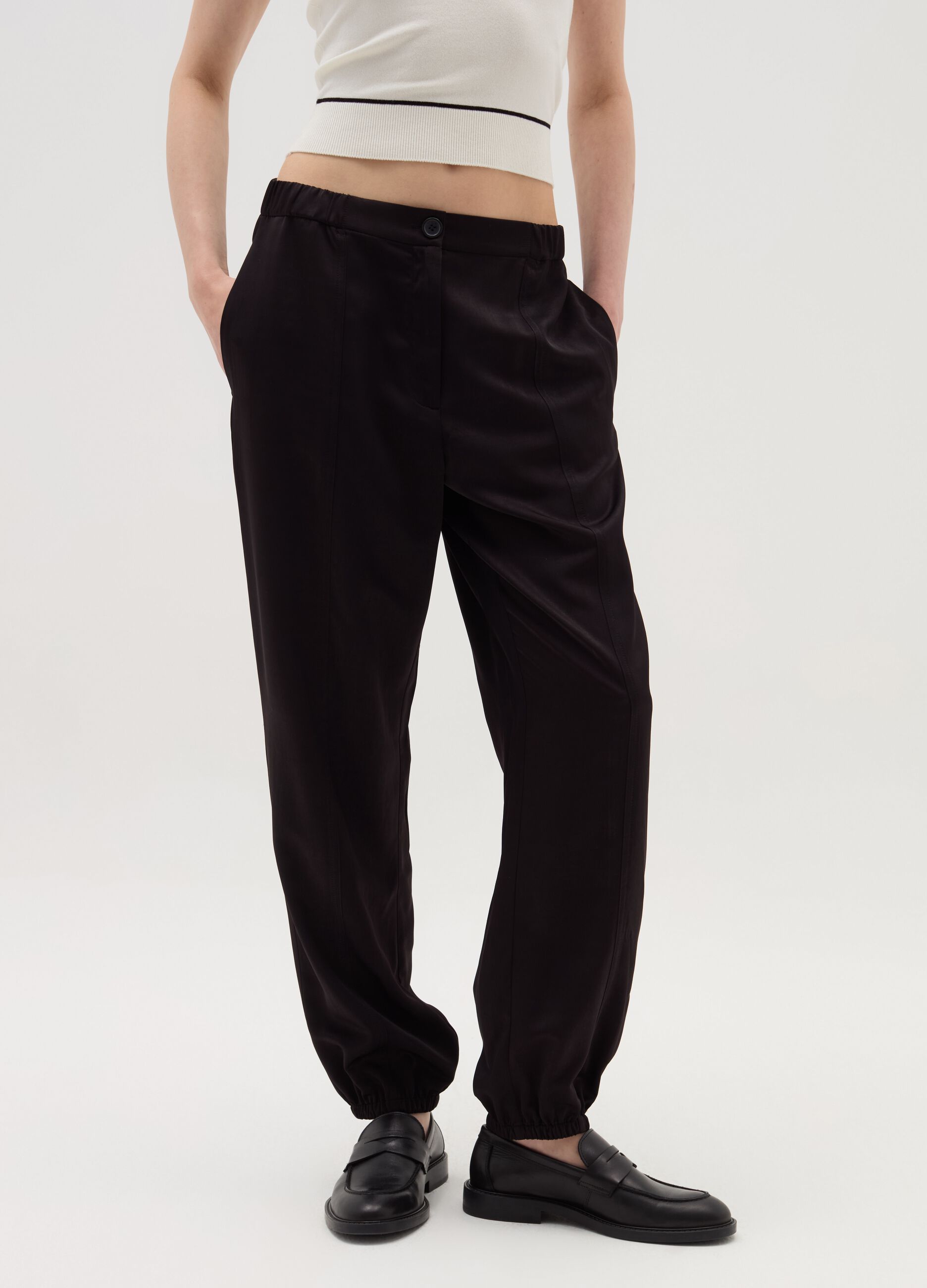 Pantalone pull on con cuciture in rilievo